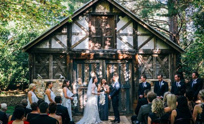 the riad byron bay wedding backdrop